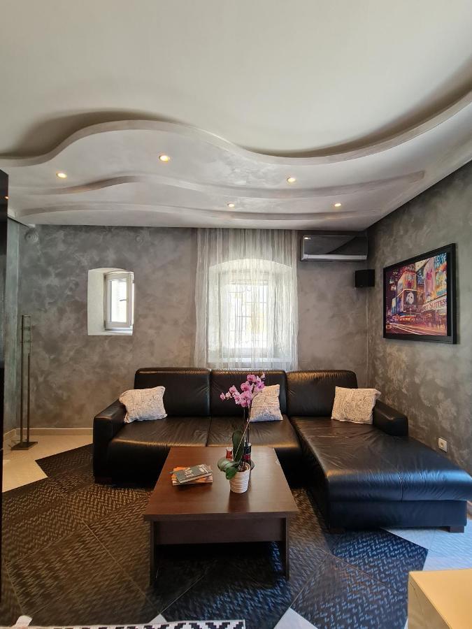 公寓 Stone House *
